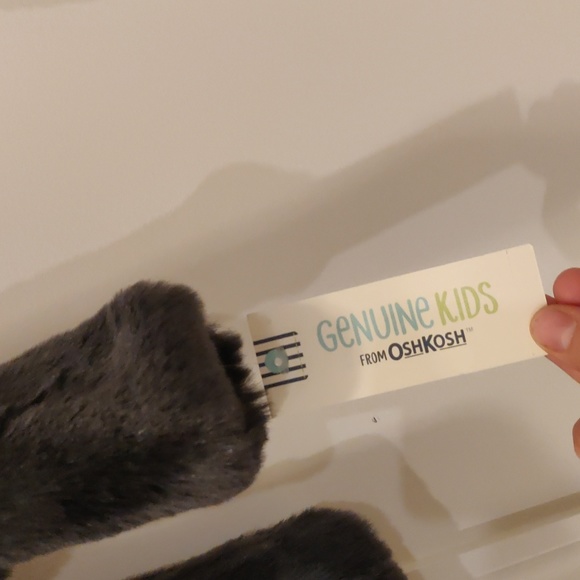 New!Toddler Girl Genuine Kids from Oshkosh Purple/ Ebony/Floral Fuzzy Coat 3T - Picture 4 of 6